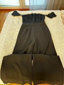 New Amisu Musta juhla haalari