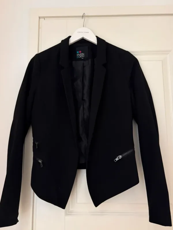 Outlet Even&Odd Musta lyhyt jakku