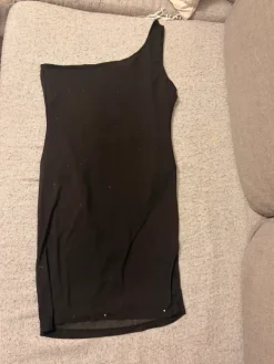 Hot fashionova Musta mekko