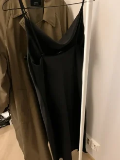 Clearance Gina Tricot Musta mekko