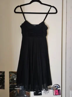 Discount ONLY Musta minimekko