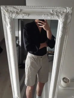 New H&M Musta Muscle Fit paita