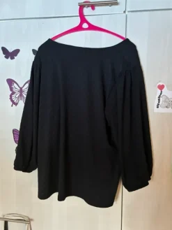 Hot Pola Musta paita