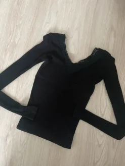 Outlet Amisu Musta pitkähihainen