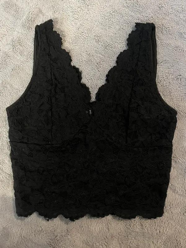 Discount Musta pitsinen toppi