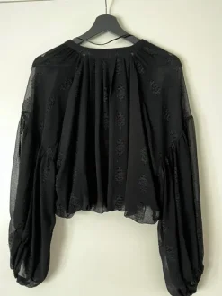 Discount Musta pitsipaita M