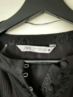 Discount Musta pitsipaita M