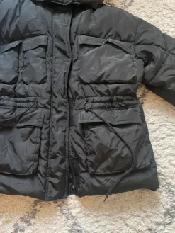 Boohoo Musta toppatakki