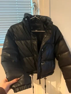 New FB Sister Musta toppatakki