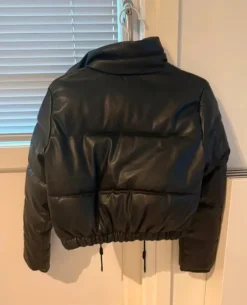 New FB Sister Musta toppatakki