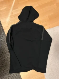 Nike Musta treeni huppari