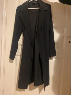 Sale Vero Moda Musta trenssitakki