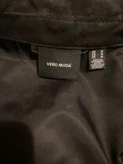 Sale Vero Moda Musta trenssitakki