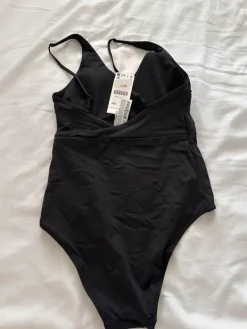 Discount Oysho Musta uimapuku