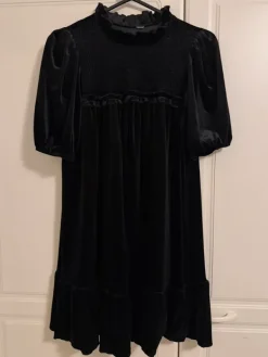 Discount Musta velour-mekko, koko S