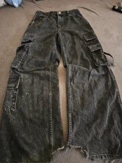 Online FB Sister Mustat baggy jeans