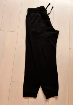 Best H&M Mustat collegeverkkarit