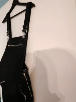 Online H&M Divided Mustat farkkuhaalarit