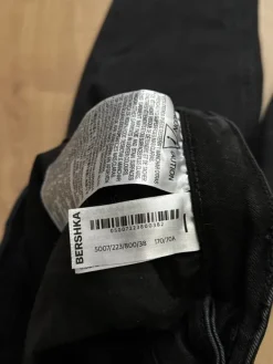 Discount Mustat farkut