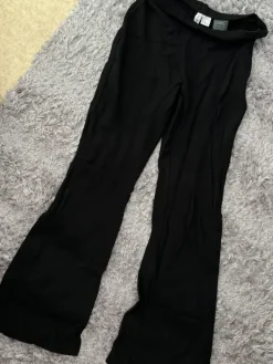 Sale H&M mustat housut