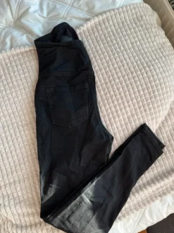 H&M Mustat äitiysfarkut