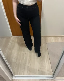 Online Gina Tricot Mustat leveälahkeiset farkut