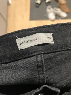 Sale Mustat low waist flare- farkut