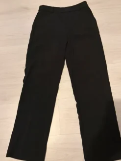 Clearance Gina Tricot Mustat puvunhousut