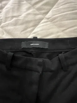 Online Vero Moda Mustat suorat housut