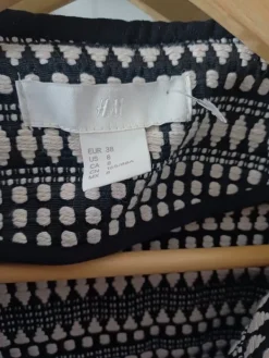 H&M Mustavalkoinen jakku