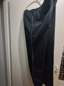 Online Myydään smokki