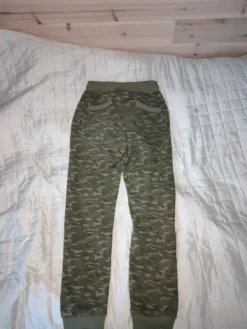 Discount Wyte Myynnissä performancen housut