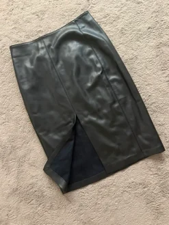 Hot Mango Nahka hame