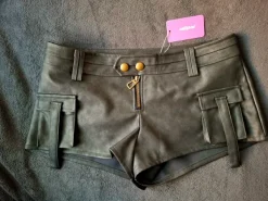 edikted Nahkaiset low waist minishortsit