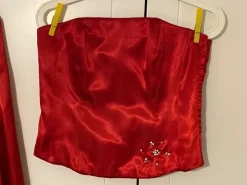 Naisten 2 osainen punainen juhlamekko