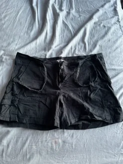 Outlet Naisten shortsit