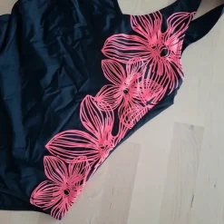 Online Naisten uimapuku