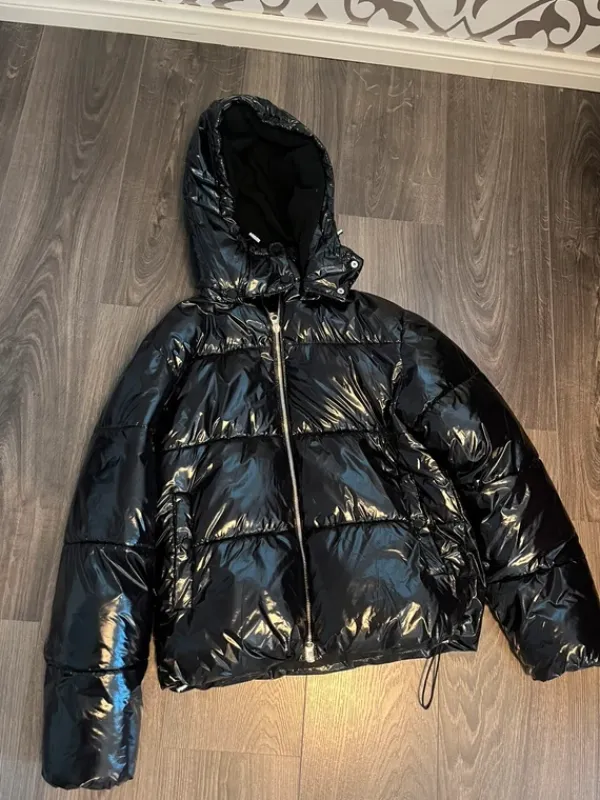 Sale Nelly n musta toppatakki