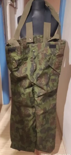 Sale Neperšlampamos kamufliažinės kelnės