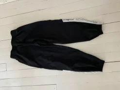 Sale New balance tuulihousut