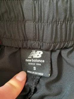 Sale New balance tuulihousut