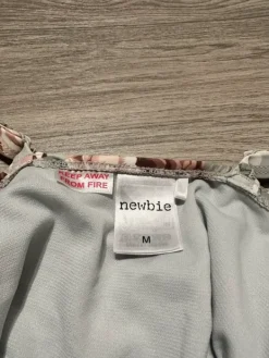 Clearance Newbie naisten kukallinen uimapuku M