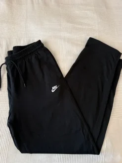 Best Nike collegehousut