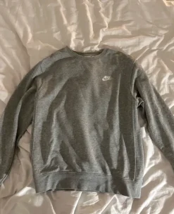 Sale Nike collegepaita