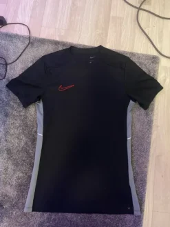 Clearance Nike Dri-fit paita