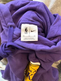 Online Nike, Liila lakersin huppari
