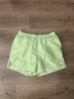 Online Nike maudymosi sortai