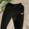 Discount Nike pants