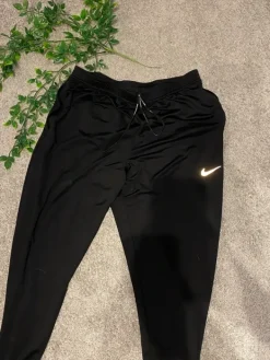 Discount Nike pants