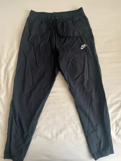 Discount Nike pants